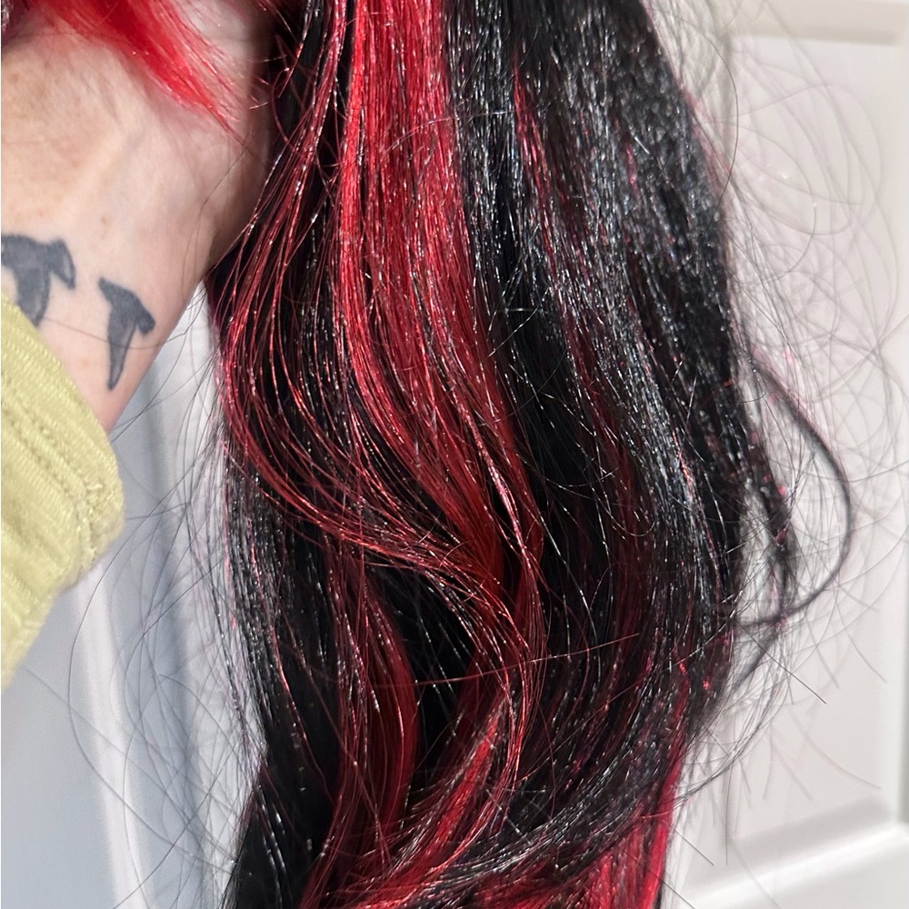 Halloween wig Black and reddish long layered hair - Picture 8 of 10